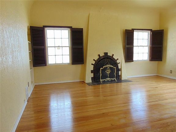 3rd image of 1319 Cincinnati Ave