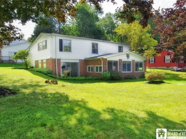 1 Houston Ct, Jamestown, NY 14701