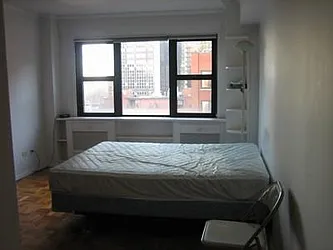 Rented by R New York