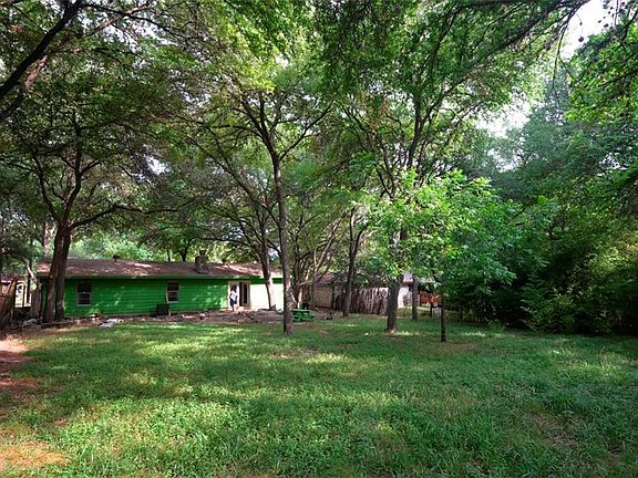 Large lot on 1/3 acre