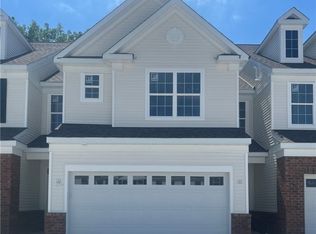 960-2 Memory Ln, Aurora, OH 44202