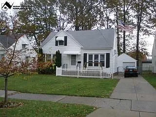 271 E 255th St photo 1