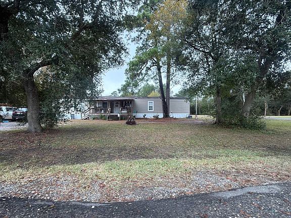 5th image of 17818 Camelia Dr