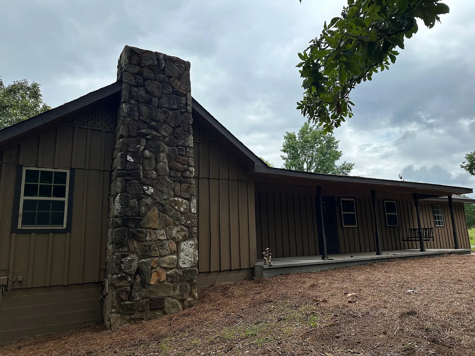 3 bed, 2000 sqft, $2,200 — Photo 2