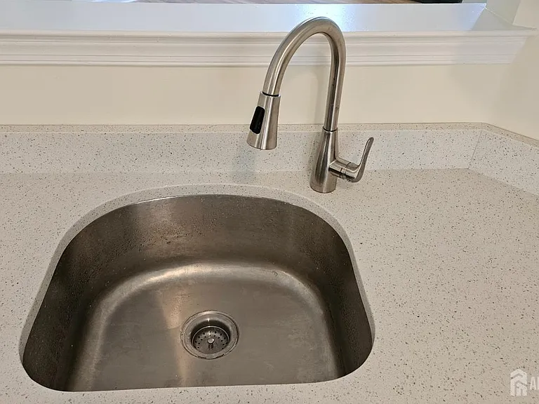 405 Cobblestone Ct — Photo 8