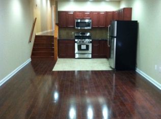 911 Arch St, Philadelphia, PA 19107