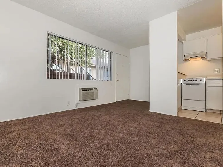 Pacific Terrace — Photo 7