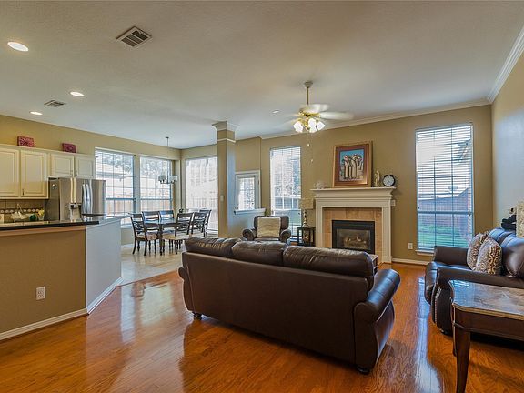 2nd image of 4408 Castleglen Dr