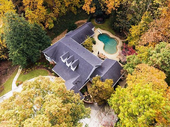 2nd image of 5670 Lake Island Dr