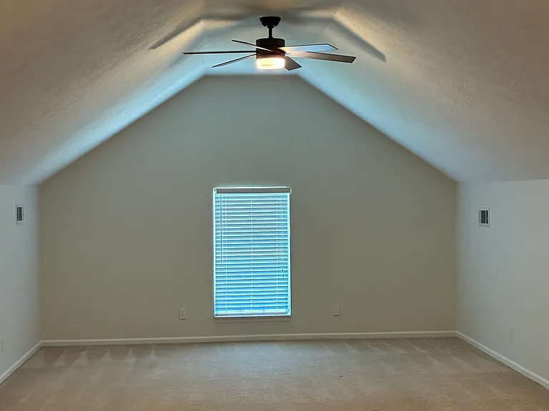 700 Bonnie Oaks Ln — Photo 15