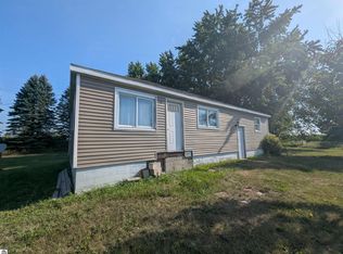 2801 Adams Rd, Sterling, MI 48659