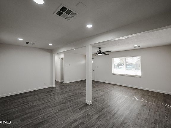 5th image of 212 E SOUTHGATE Avenue