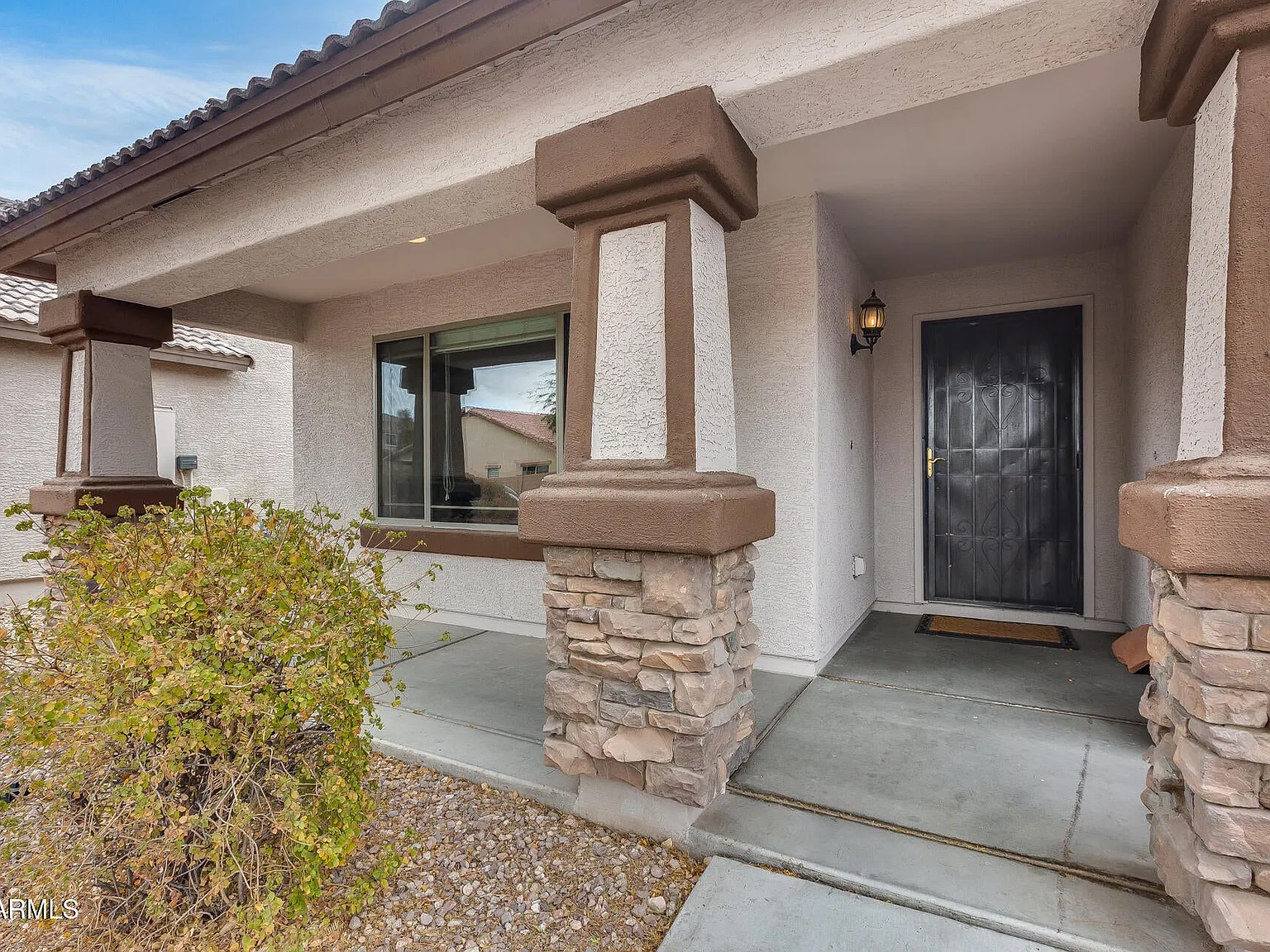 4 bed, 2044 sqft, $2,400 — Photo 2