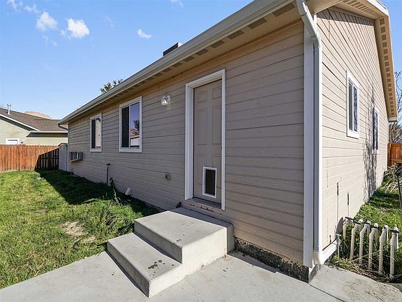 4th image of 640 Vela Ct