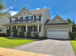 363 Comstock Dr, Elgin, IL 60124