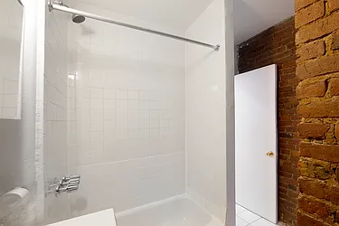 Rented by R New York