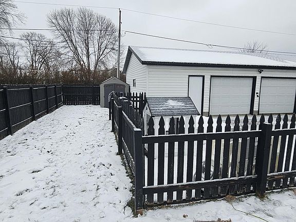 5th image of 1125 Edgewater Ave