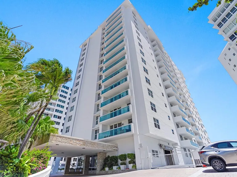 5001 Collins Ave #1K — Photo 22