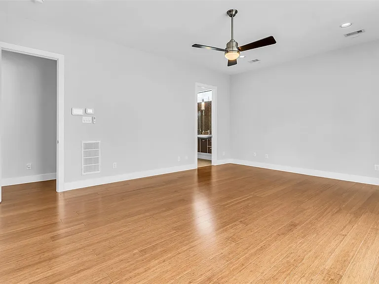 1802 Hickory St — Photo 20