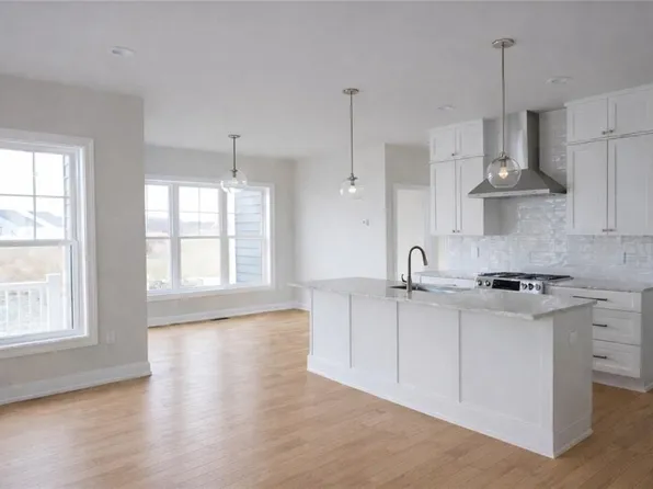 169 Revolution Way, Portsmouth, RI 02871