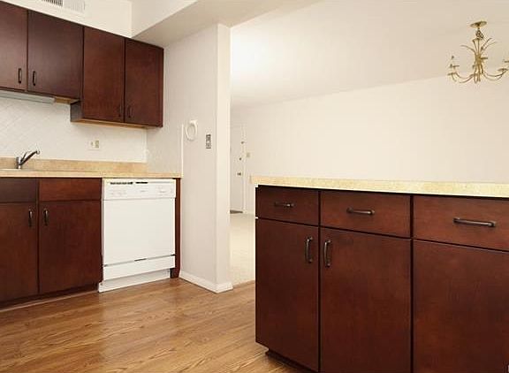 3rd image of 1672 Herault Pl APT G