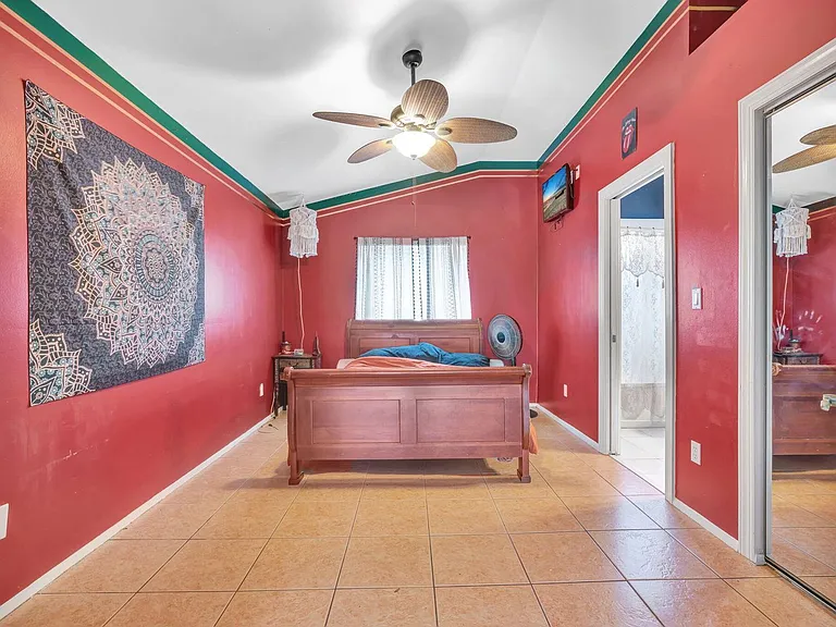 1225 Arapaho St — Photo 5