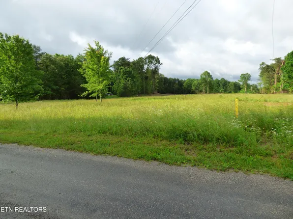 12 Gate Rd, Crossville, TN 38571