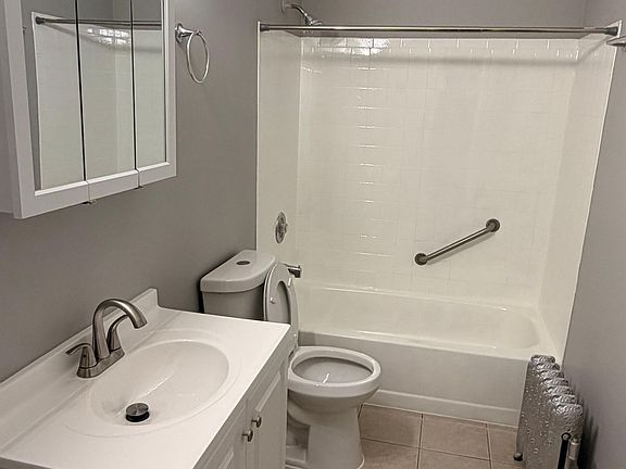 4th image of 4739 S Ingleside Ave APT 1B
