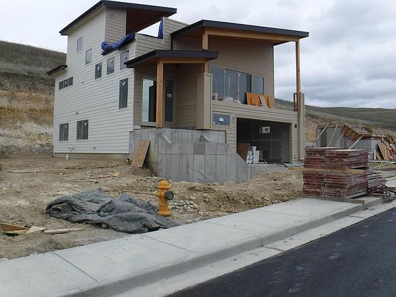 2nd image of 6252 Macarthur Dr