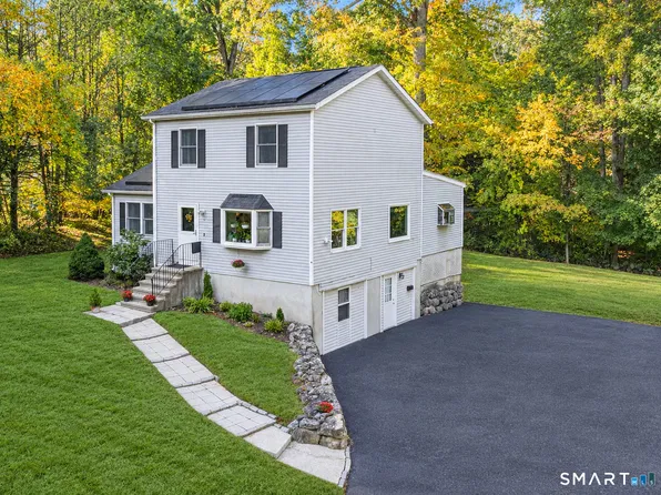 30 Lagana Lane, Norwalk, CT 06850