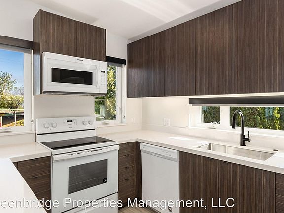 3rd image of 4248 NE Highland Ct #8365161