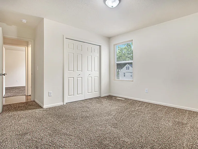 2621 Redwood Ave — Photo 14