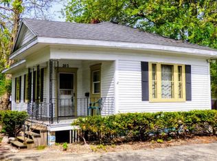203 Louise Ave, Dowagiac, MI 49047