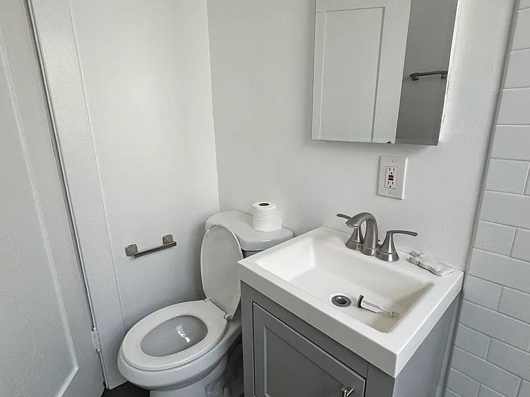917 Grand Ave — Photo 7