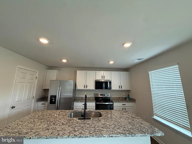 223 Orpington Dr — Photo 6