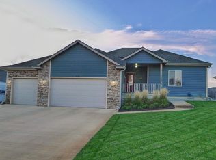 1715 Eaglecrest Ave, Salina, KS 67401