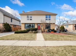8206 Mango Ave, Morton Grove, IL 60053