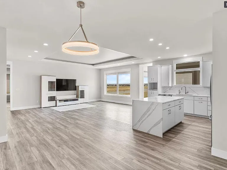 2504 Aspen Creek Trl — Photo 9