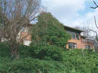 220 La Espiral Rd, Orinda, CA 94563