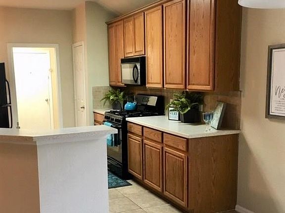 3rd image of 10332 Tadpole Dr