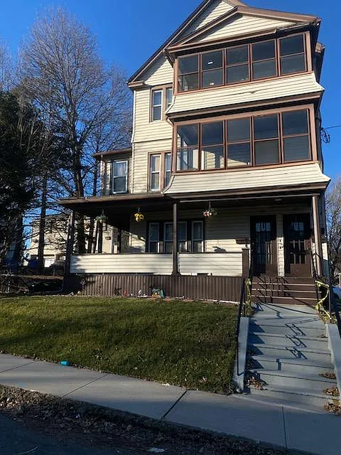 22 Sunrise Ave #2