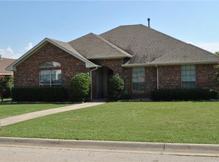 210 Aster Dr, Sanger, TX 76266