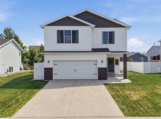 1307 30th Ave W, West Fargo, ND 58078