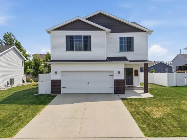 1307 30th Ave W, West Fargo, ND 58078