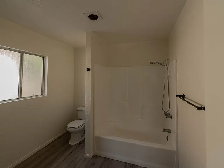 220 N Myers St #B — Photo 9