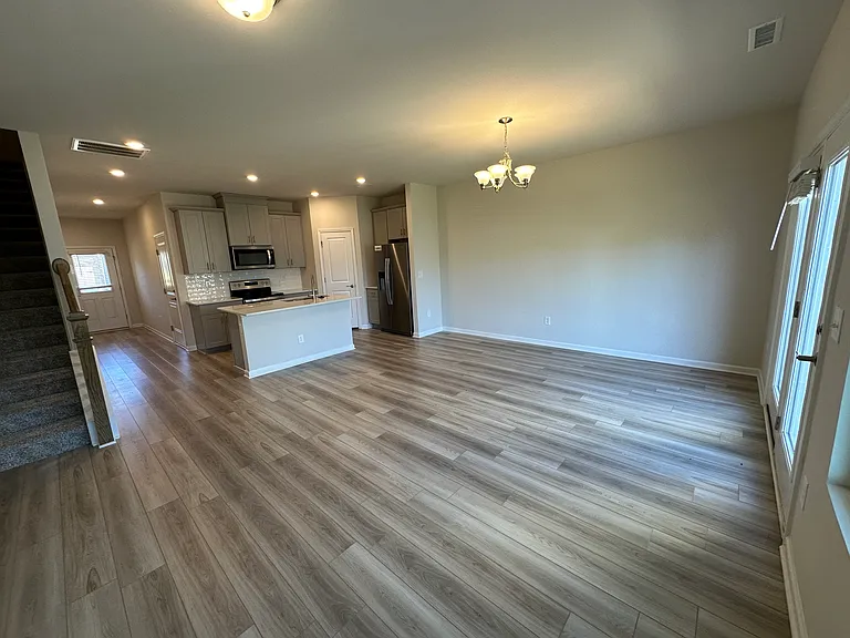 919 Field Ivy Dr — Photo 6