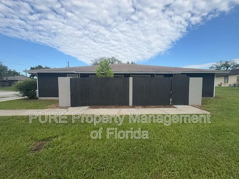 5485 SE 30th Pl #A — Photo 4