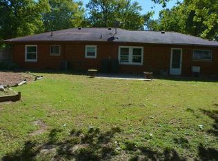 301 Southeast St, Alhambra, IL 62001