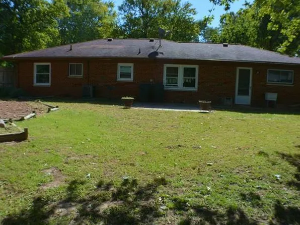 301 Southeast St, Alhambra, IL 62001