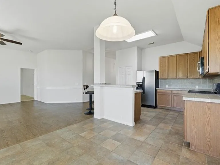2607 Sun Cove Ln — Photo 10